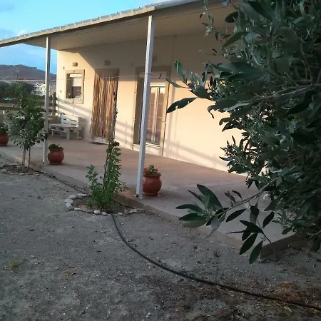 Garden House, Kalamaki Holiday home *